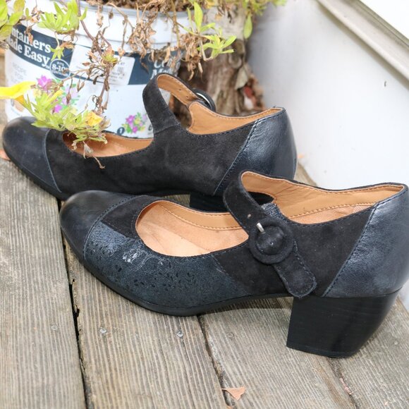 Comfortiva Black Stamped Leather & Suede Memory Foam Mary Jane Heels Sz 7 - Picture 6 of 10